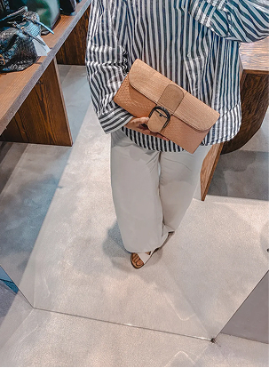 Delvaux top